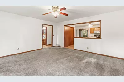 7N079 Tuscola Avenue, Saint Charles, IL 60174 - Photo 4