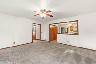 7N079 Tuscola Ave, Saint Charles, IL 60174 - Photo 4