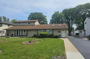4039 W 90th Pl, Hometown, IL 60456 - Photo 1