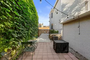 1549 W Barry Ave, Chicago, IL 60657 - Photo 18