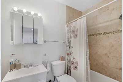 1549 W Barry Avenue #2, Chicago, IL 60657 - Photo 10