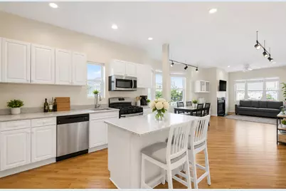 1549 W Barry Avenue #2, Chicago, IL 60657 - Photo 4