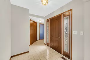 2420 Harbor Ct, Aurora, IL 60504 - Photo 10