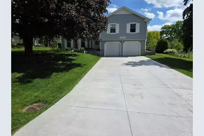 27W571 Ridgeview Street, West Chicago, IL 60185 - Photo 2