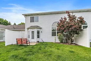 22 Rolling Oaks Rd, Sugar Grove, IL 60554 - Photo 20
