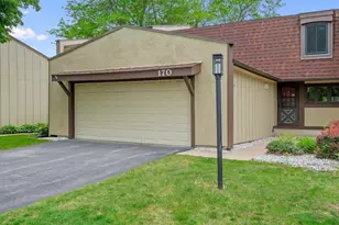 170 Cascade Dr, Indian Head Park, IL 60525 - Photo 1