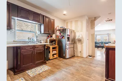 1133 N Kedvale Avenue, Chicago, IL 60651 - Photo 8