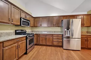 16635 S Fox Run Cir, Plainfield, IL 60586 - Photo 10