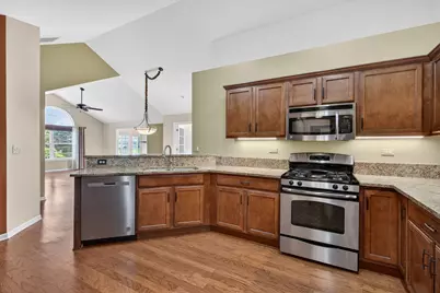 16635 S Fox Run Circle, Plainfield, IL 60586 - Photo 8