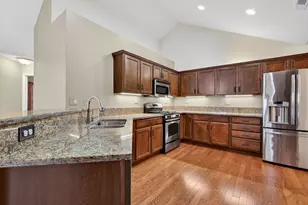 16635 S Fox Run Cir, Plainfield, IL 60586 - Photo 6