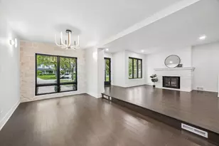 33 Chestnut Ave, Clarendon Hills, IL 60514 - Photo 2