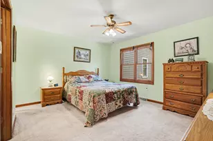1975 Sandy Creek Dr, Elgin, IL 60123 - Photo 16