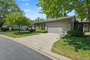 1975 Sandy Creek Dr, Elgin, IL 60123 - Photo 2
