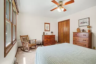 1975 Sandy Creek Dr, Elgin, IL 60123 - Photo 20