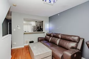 5039 Warren St, Skokie, IL 60077 - Photo 10