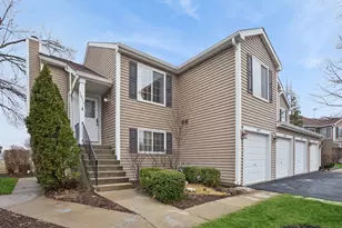 1975 Windsong Dr, Schaumburg, IL 60194 - Photo 2