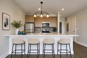 2111 S Halsted St, Chicago, IL 60608 - Photo 2