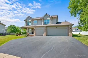 142 Augusta Ln, Cary, IL 60013 - Photo 2