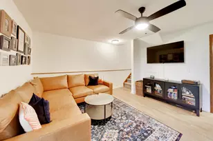 919 Millcreek Cir, Elgin, IL 60123 - Photo 24