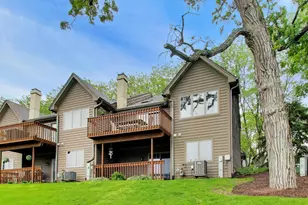 919 Millcreek Cir, Elgin, IL 60123 - Photo 32