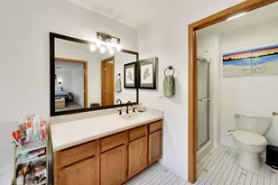 919 Millcreek Cir, Elgin, IL 60123 - Photo 22