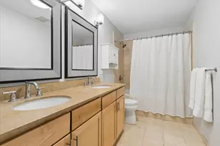 3920 N Sheridan Rd, Chicago, IL 60613 - Photo 12