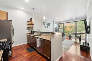 3920 N Sheridan Rd, Chicago, IL 60613 - Photo 2