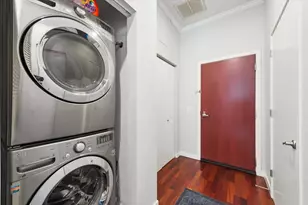 3920 N Sheridan Rd, Chicago, IL 60613 - Photo 14