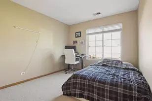 2316 Reflections Dr, Aurora, IL 60502 - Photo 6