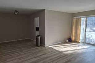 271 Southwick Ct, Vernon Hills, IL 60061 - Photo 10