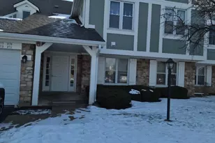 271 Southwick Ct, Vernon Hills, IL 60061 - Photo 1