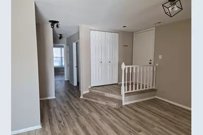 271 Southwick Court #271, Vernon Hills, IL 60061 - Photo 4
