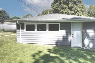 1911 N Hickory St, Crest Hill, IL 60403 - Photo 4