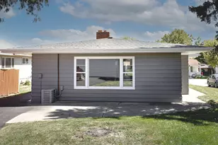 1911 N Hickory St, Crest Hill, IL 60403 - Photo 6