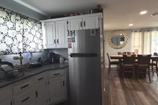 1911 N Hickory St, Crest Hill, IL 60403 - Photo 14