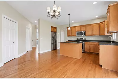 911 E Butterfield Circle, Shorewood, IL 60404 - Photo 10