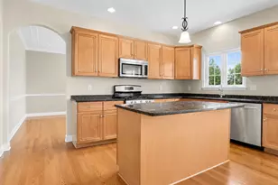 911 E Butterfield Circle, Shorewood, IL 60404 - Photo 12