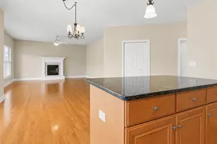 911 E Butterfield Circle, Shorewood, IL 60404 - Photo 14