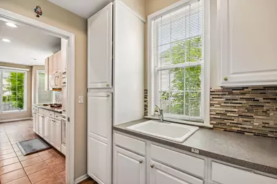 2421 Chambourd Drive, Buffalo Grove, IL 60089 - Photo 10