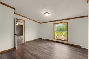 802 Reynolds Dr, Charleston, IL 61920 - Photo 24