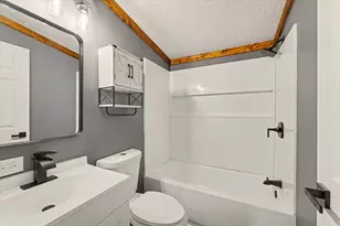 802 Reynolds Dr, Charleston, IL 61920 - Photo 20