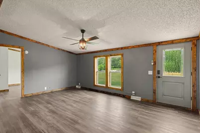 802 Reynolds Drive, Charleston, IL 61920 - Photo 8