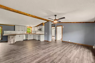 802 Reynolds Drive, Charleston, IL 61920 - Photo 6