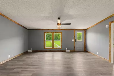 802 Reynolds Drive, Charleston, IL 61920 - Photo 8
