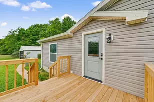802 Reynolds Dr, Charleston, IL 61920 - Photo 6