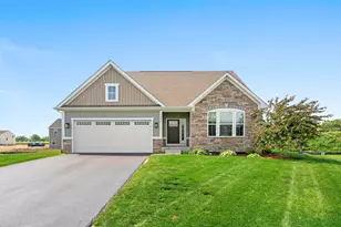1306 S Wind Dr, Sandwich, IL 60548 - Photo 1