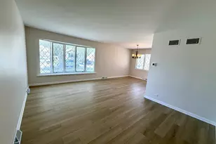 8927 S Sacramento Ave, Evergreen Park, IL 60805 - Photo 4