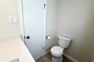 8927 S Sacramento Ave, Evergreen Park, IL 60805 - Photo 14