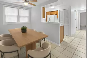 6447 S Narragansett Ave, Chicago, IL 60638 - Photo 4