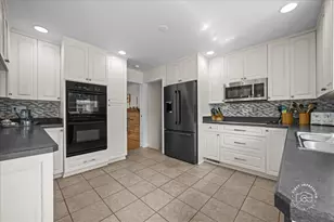 1419 E Forest Ave, Wheaton, IL 60187 - Photo 10